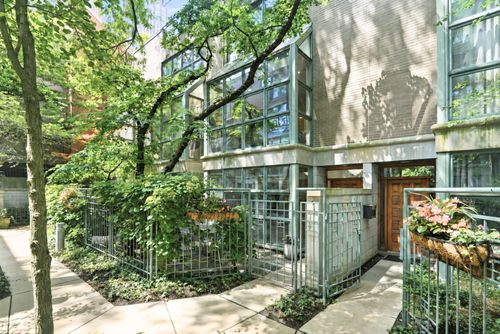 f-107 W Delaware Pl, Chicago, IL, 60610-3250 | Card Image