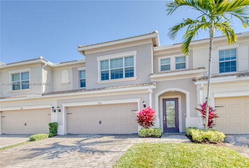 925-925 Banyan Dr, Hollywood, FL, 33021-2141 | Card Image