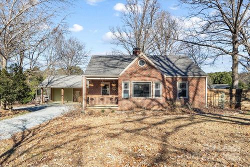 5712 Oak Dr, Charlotte, NC, 28216-2607 | Card Image