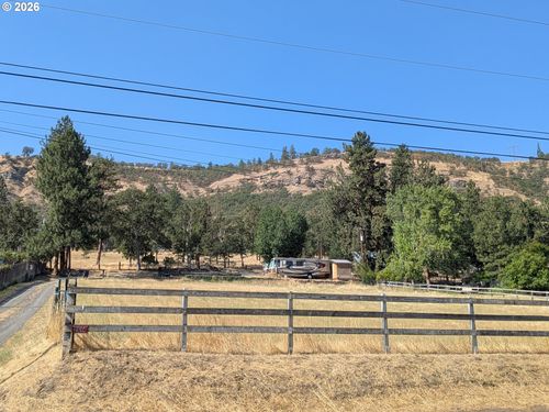 2514 W 10th St, TheDalles, OR, 97058 | Card Image