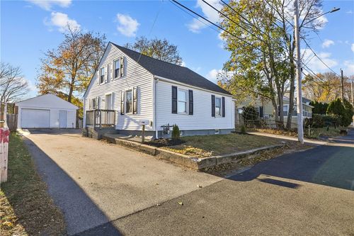 5 Maple Avenue, Smithfield, RI, 02917 | Card Image