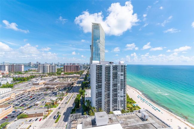 2906 - 16699 Collins Ave, Condo with 3 bedrooms, 2 bathrooms and null parking in Sunny Isles Beach FL | Image 26