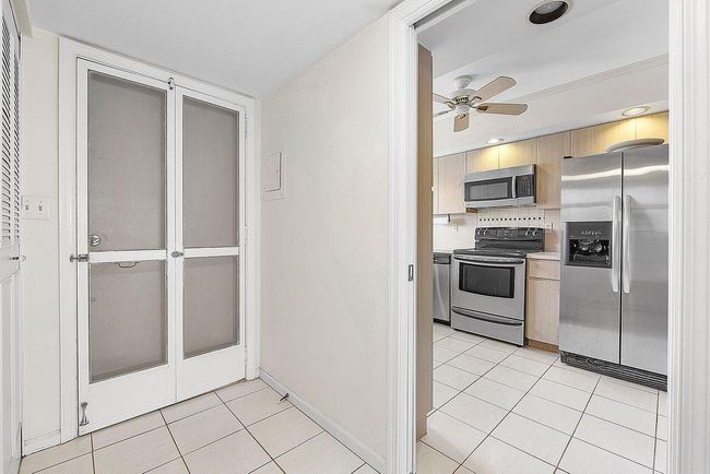 APT-1030D - 3310 S Ocean Blvd, Condo with 2 bedrooms, 2 bathrooms and null parking in Highland Beach FL | Image 25