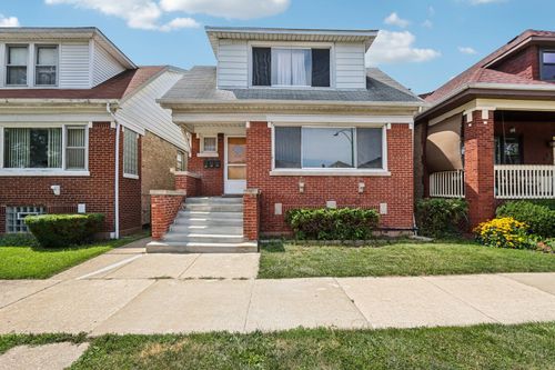 4130 N Mason Ave, Chicago, IL, 60634-1675 | Card Image