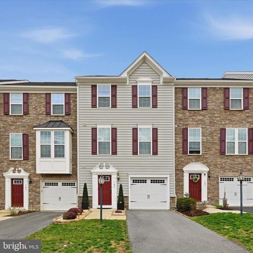 105 Trout Lily Dr, LAKE FREDERICK, VA, 22630-1906 | Card Image