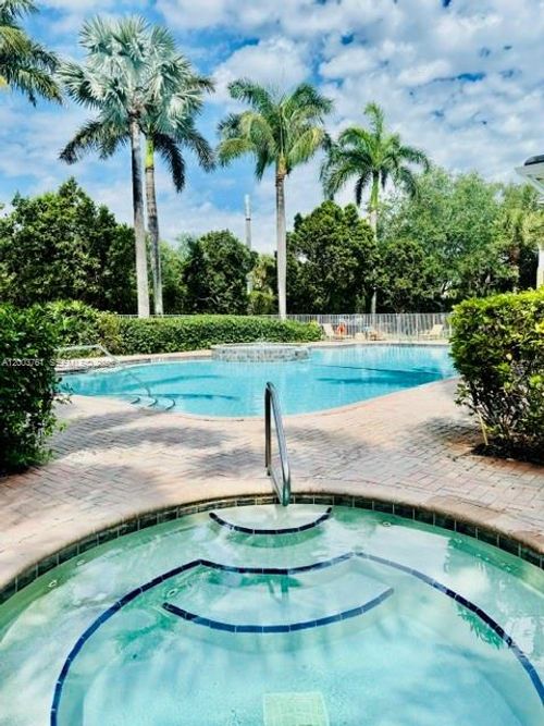 556 Nw 39th Cir, Boca Raton, FL, 33431-5742 | Card Image