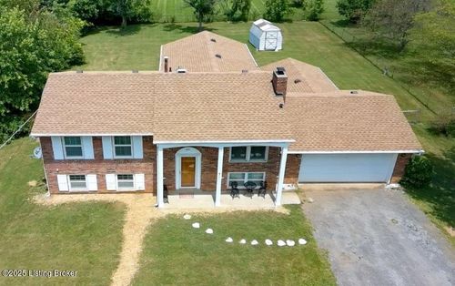 825 W Crocus Dr, Radcliff, KY, 40160-2313 | Card Image