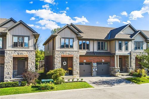83 Southshore Cres, Stoney Creek, ON, L8E0J3 | Card Image