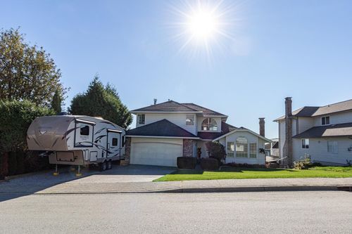 2658 Delahaye Dr, Coquitlam, BC, V3B7E7 | Card Image