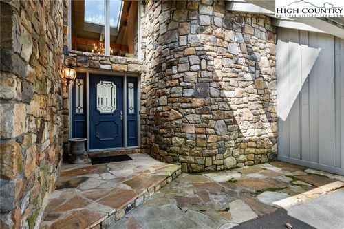 229 Cardinal Ct, Banner Elk, NC, 28604-8784 | Card Image