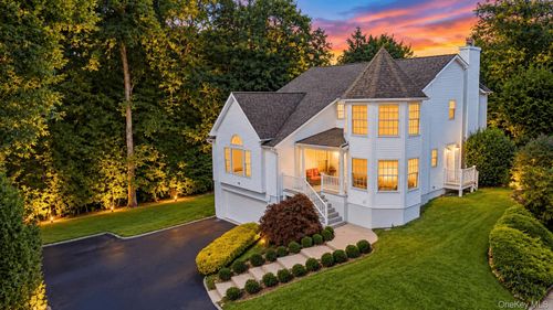 10 Matinecock Court, Oyster Bay, NY, 11560 | Card Image
