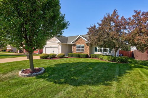 8699 Ashland Pl, Freeland, MI, 48623-9126 | Card Image