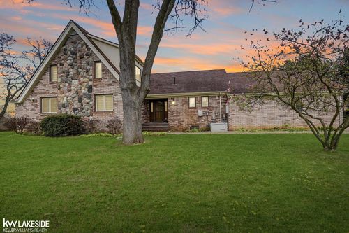 70350 Henry Ross Dr, Bruce Township, MI, 48065 | Card Image