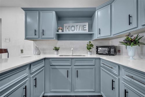 4011 Markley St, Houston, TX, 77087-1215 | Card Image