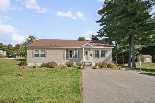 2 Hawthorne Ln, Nashua, NH, 03062-1109 | Card Image