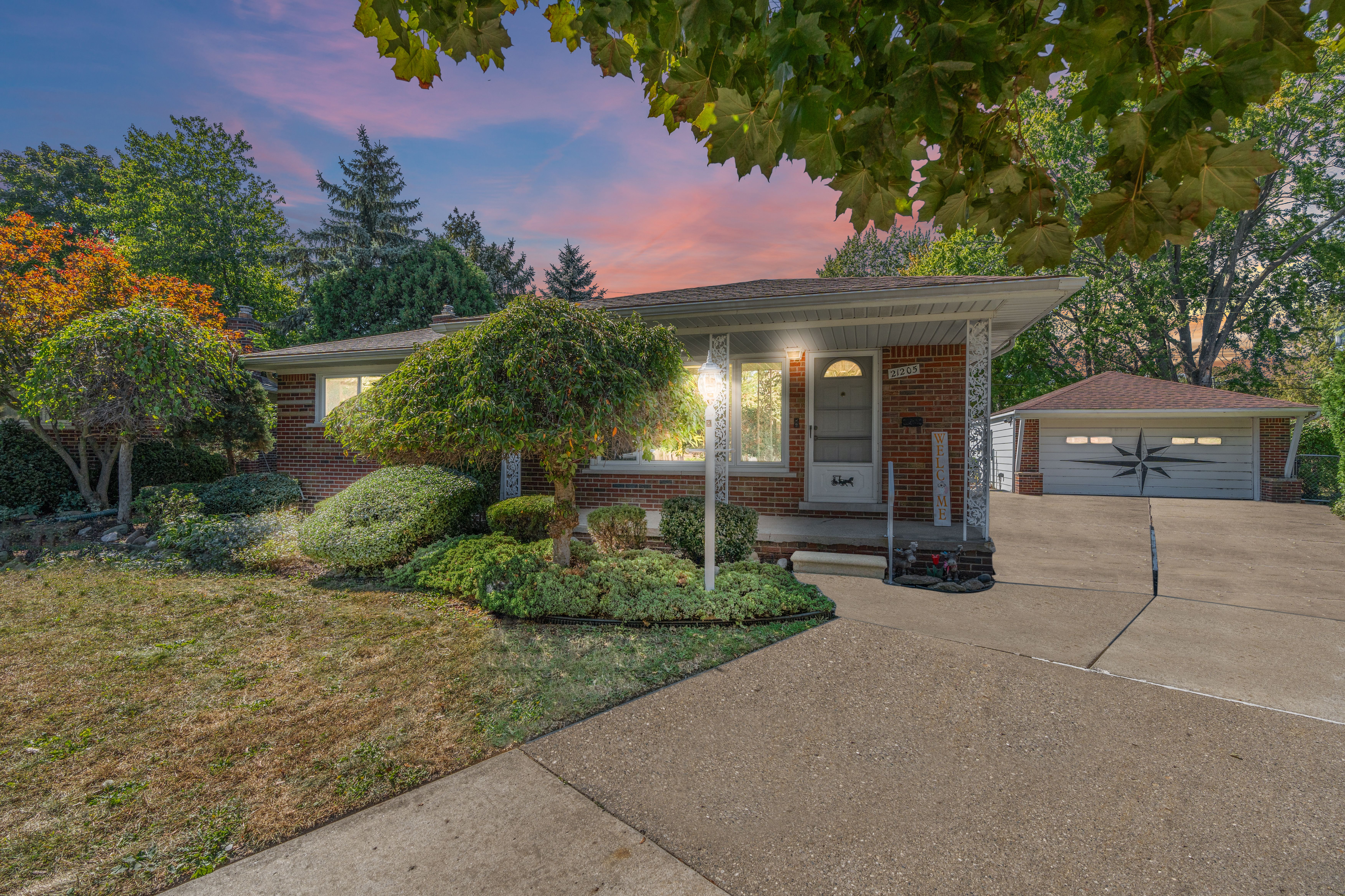 Crane Ct, Saint Clair Shores, MI 48081