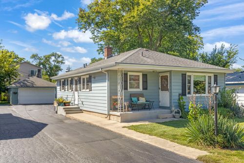428 S Warwick Ave, Westmont, IL, 60559-2063 | Card Image