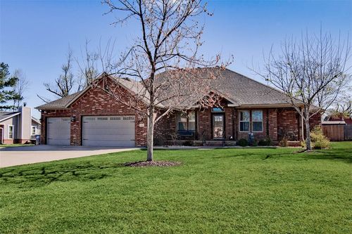 915 S 28th St, Rogers, AR, 72758-4817 | Card Image