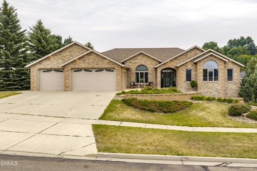 1901 Valley Dr, Bismarck, ND, 58503-0129 | Card Image