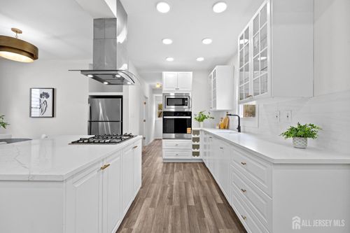 255 S 6th Avenue S, Highland Park, NJ, 08904 | Card Image