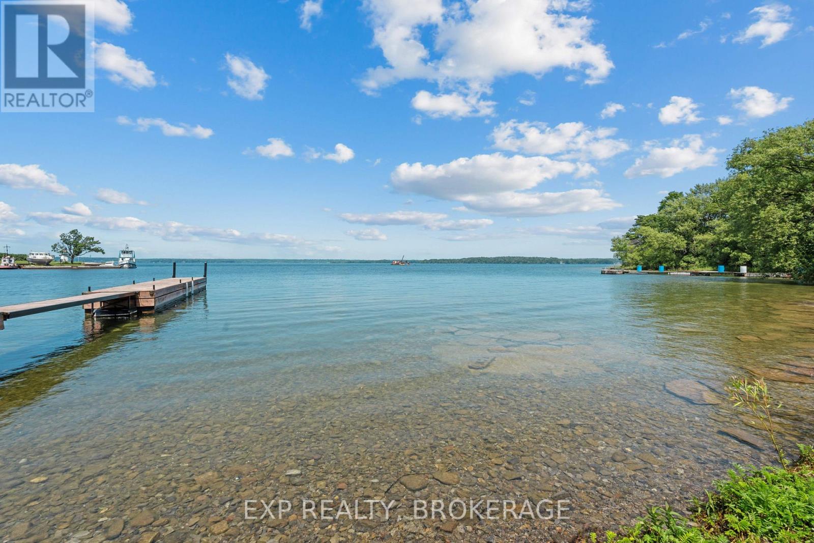 Residential in Frontenac Islands (Wolfe Island) 3
