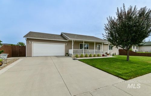 2584 W 8th St, Weiser, ID, 83672-2637 | Card Image