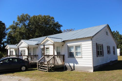 757 Chatham St, Newport, NC, 28570-6907 | Card Image