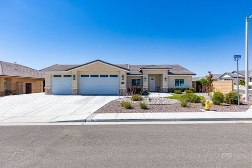1125 Marbella Dr, Ridgecrest, CA, 93555-5698 | Card Image