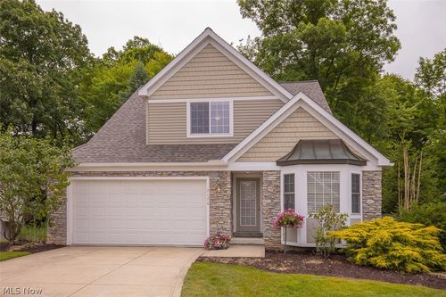 7170 Morning Star Trl, Sagamore Hills, OH, 44067-2599 | Card Image