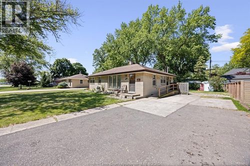 371 St. Marks, Tecumseh, ON, N8N2H6 | Card Image