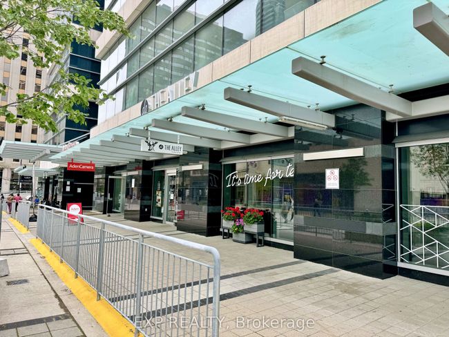 3806 - 386 Yonge St, Condo with 1 bedrooms, 1 bathrooms and null parking in Toronto ON | Image 6