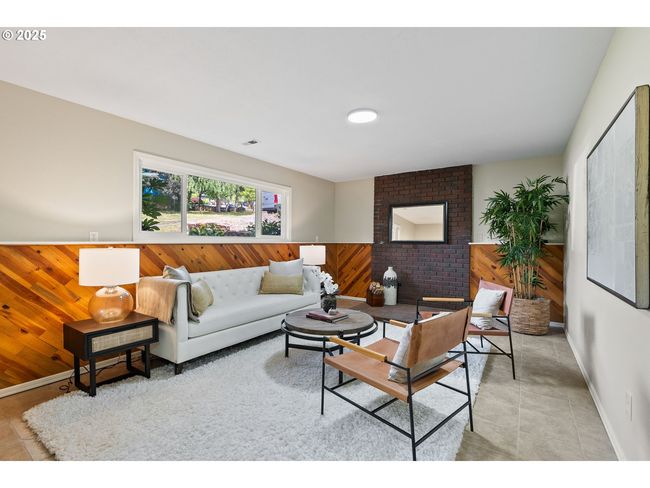 1472 Sw 14 Th St, House other with 4 bedrooms, 3 bathrooms and 2 parking in Gresham OR | Image 16
