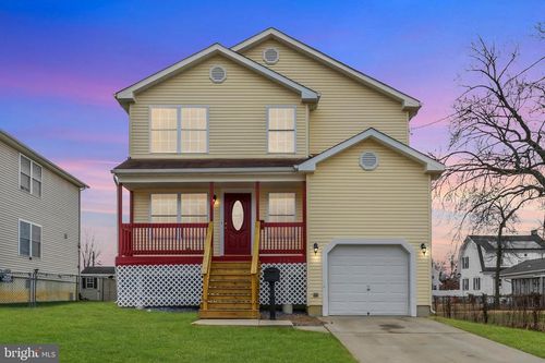 723 Woodland Ave, Burlington, NJ, 08016-1257 | Card Image