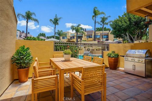 93-25712 Le Parc, Lake Forest, CA, 92630-5922 | Card Image