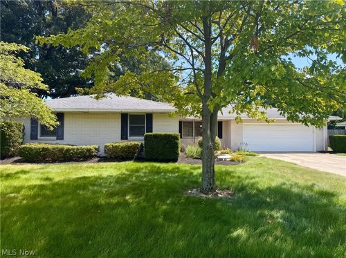 84 Westwood Dr, Fremont, OH, 43420-9636 | Card Image