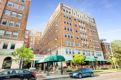 1028 E Juneau Ave, Milwaukee, WI, 53202-2933 | Card Image