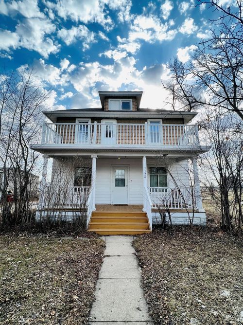 1124 Park Ave, Morris, MN, 56267-1864 | Card Image