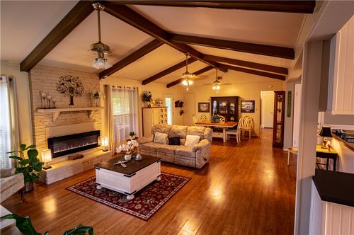 212 Golfview Dr, Hilltop Lakes, TX, 77871 | Card Image