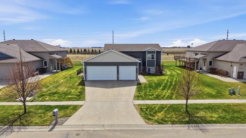 1209 Morningside Drive, Casselton, ND, 58012 | Card Image