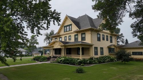 312 10th Ave N, Casselton, ND, 58012-3422 | Card Image