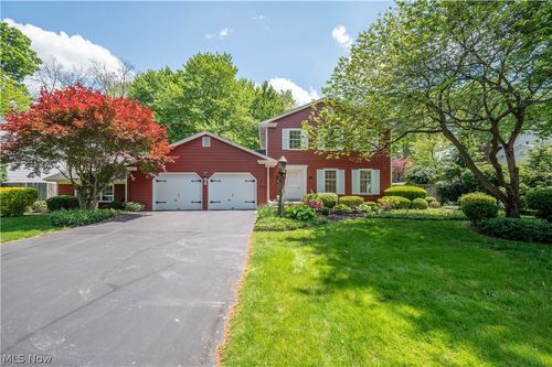 8045 Deerpath Dr, Youngstown, OH, 44512-5835 | Card Image