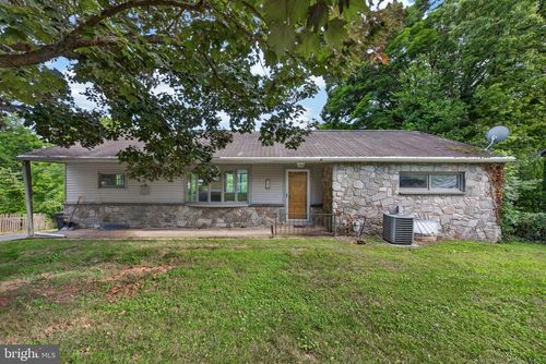 44 Peacock Dr, Lancaster, PA, 17601-2106 | Card Image