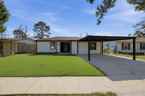 2716 Windsor Ln, Pasadena, TX, 77506-3982 | Card Image