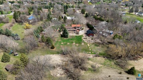 1305 S Barbara Cir Circle, Sioux Falls, SD, 57110 | Card Image