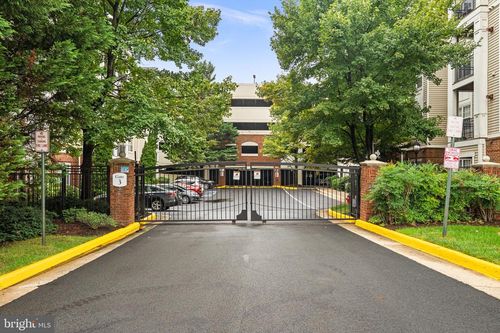 301-12949 Centre Park Cir, HERNDON, VA, 20171-5981 | Card Image