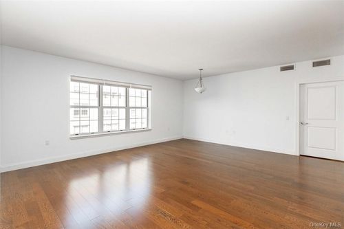 unit-604-10 Byron Pl, Larchmont, NY, 10538-1988 | Card Image