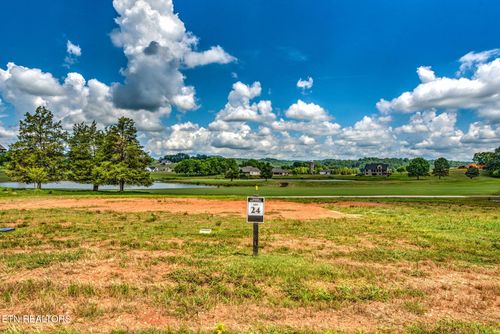 695 Black Bear Cir, Loudon, TN, 37774 | Card Image