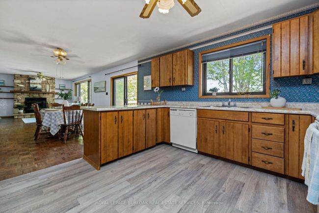 37 Dockside Dr, House other with 4 bedrooms, 1 bathrooms and 6 parking in Mckellar ON | Image 4