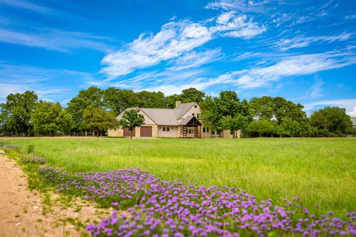 810 Clear Creek Ln, Fredericksburg, TX, 78624-8324 | Card Image