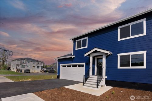 1-1116 Sumas Ave, Sumas, WA, 98295-9663 | Card Image